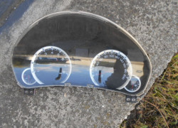 predám budíky na Suzuki Swift Ignis