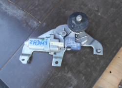 motorček zadného stierača na SUZUKI SWIFT 1.3i 4x4 Made in Japan.