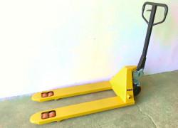 Paletový vozík M25