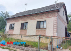 DOM v obci DVOREC – 2 – izbový dom / pozemok 2.136 m2 – vhodný na výstavbu 1 príp. 2 RD/