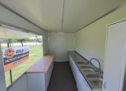 Cateringové prívesy/ Food Track lub cateringové prívesy poľskej výroby