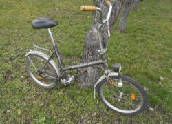 Bicykel Eska, má plné kolesá