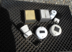 starší elektroinštalačný materiál