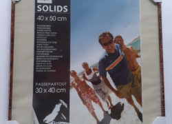 Lacno predám prázdny nový, ešte zabalený rám 40 x 50 cm  1 €