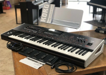 korg-pa4x-61-professional-arranger-keyboard display