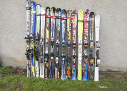 Vianočný výpredaj lyží 14 párov